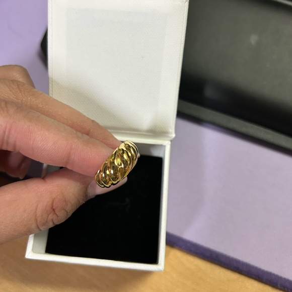 ❌SOLD❌Mejuri Croissant Dome Ring Size 7 - Picture 4 of 5